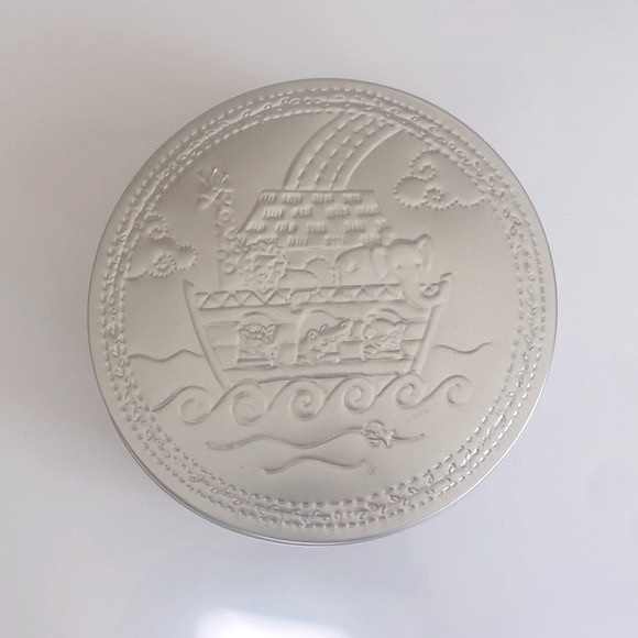 Noah’s Ark Cookie cutter set with metal tin, recipe book and plate - Picture 4 of 10